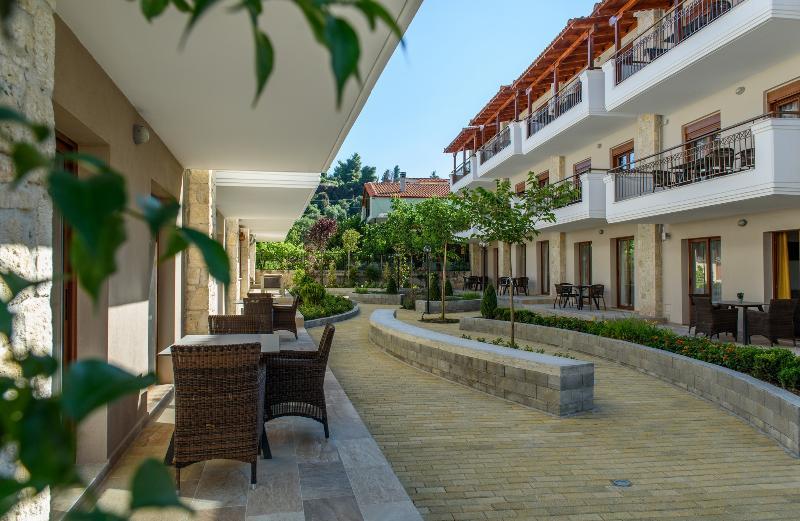 Apanemia By Flegra Hotels Pefkochori Bagian luar foto